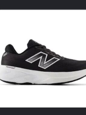 New Balance Men’s Black and White Athletic Running Shoes